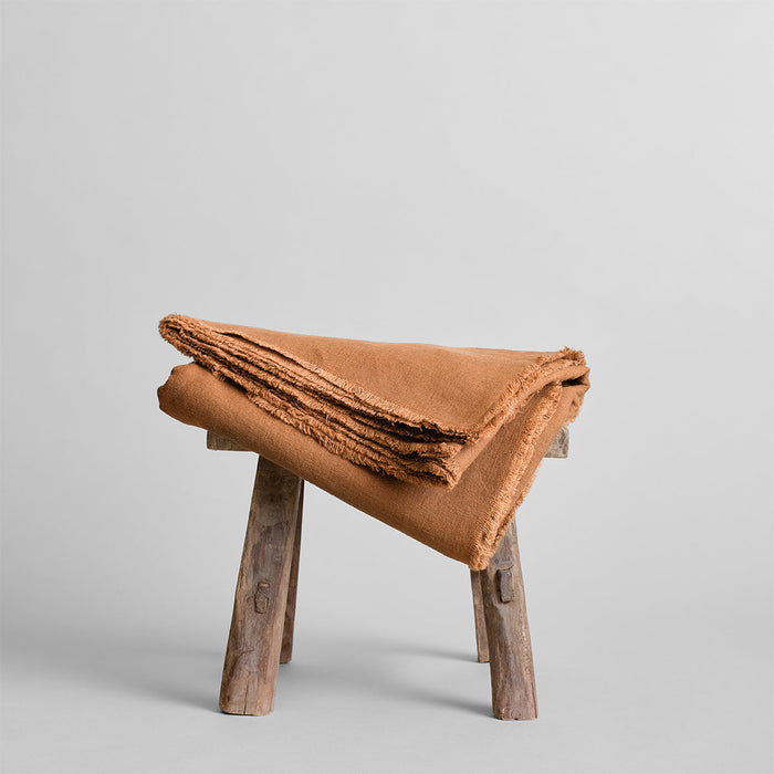 Hazelnut 55x150"