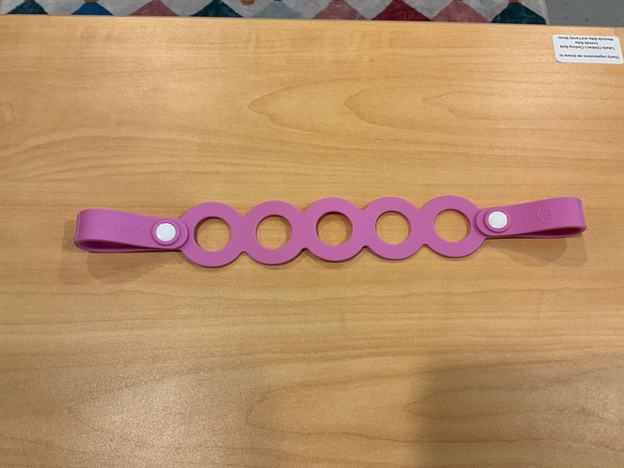 Morepeas | NWOT On the Go Tether