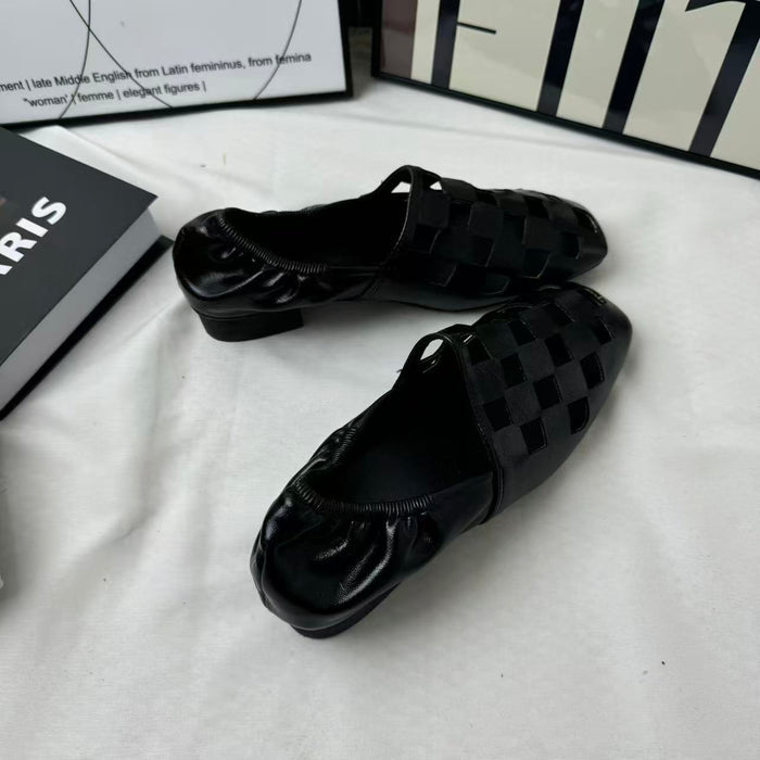 Open-weave pleated flat shoes