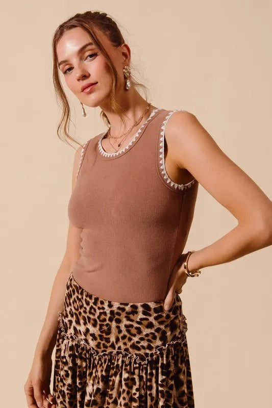 Rib Sleeveless Tank Top With Contrast Embroidery (2 COLORS)