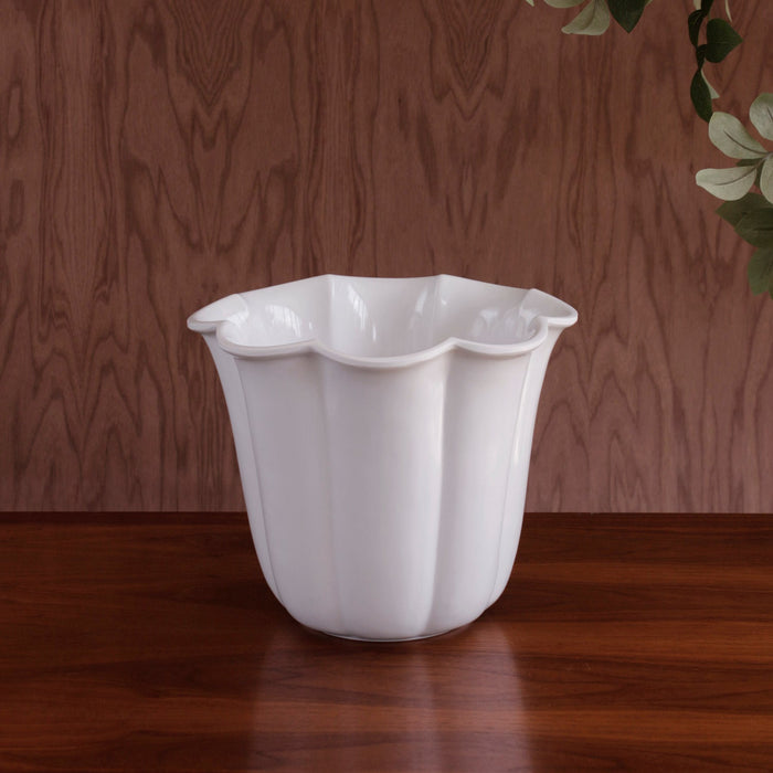 Beatriz Ball Vida Amelia Vase White — Empty vase on a wooden surface