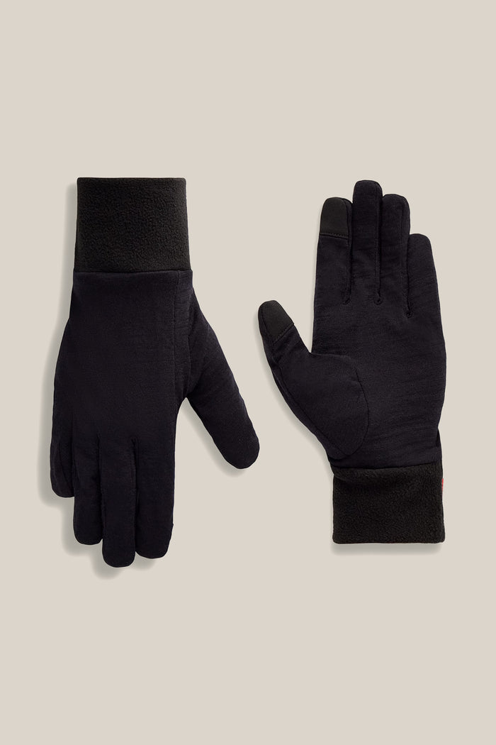 A pair of 686 Women’s GORE-TEX® SMARTY® 3-In-1 Gauntlet Mitts is displayed on a light beige background, with one mitt showing the palm side and the other showing the back.