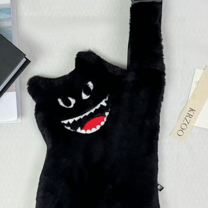 Black cat's underarm bag