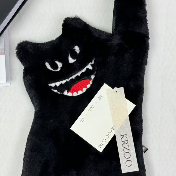 Black cat's underarm bag