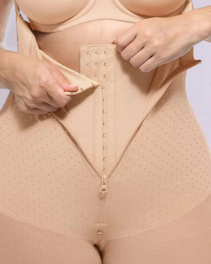 BOOT-YEAHâ„?AirSlim® High-Waisted Polka Dot Short