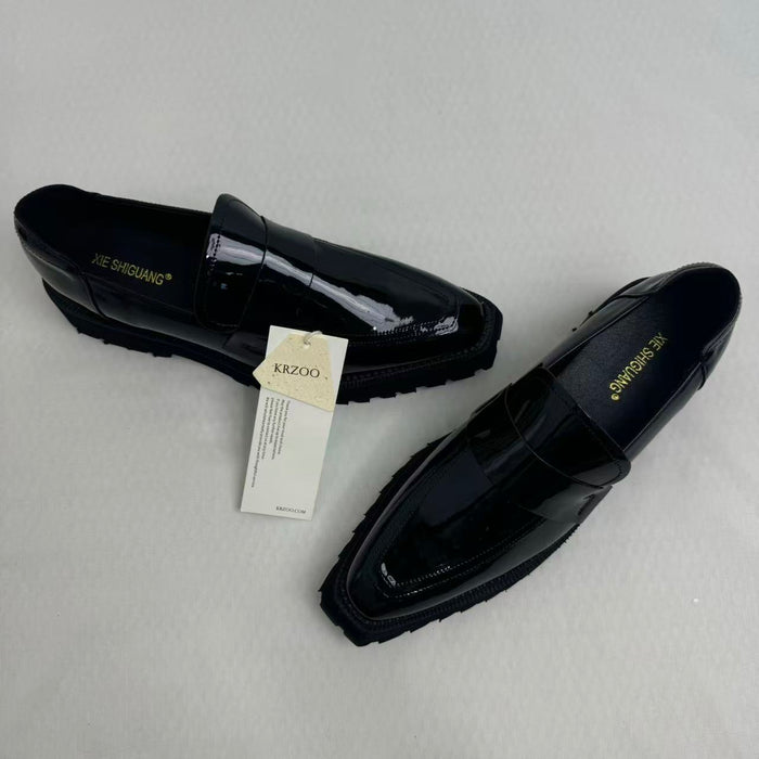 British pointed-toe high-heeled shoes