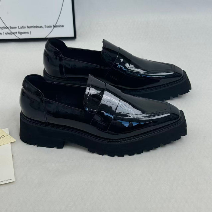 British pointed-toe high-heeled shoes