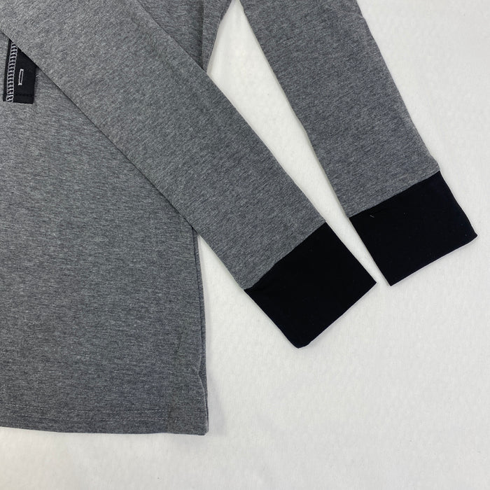 Contrasting-color knitted fitted base top