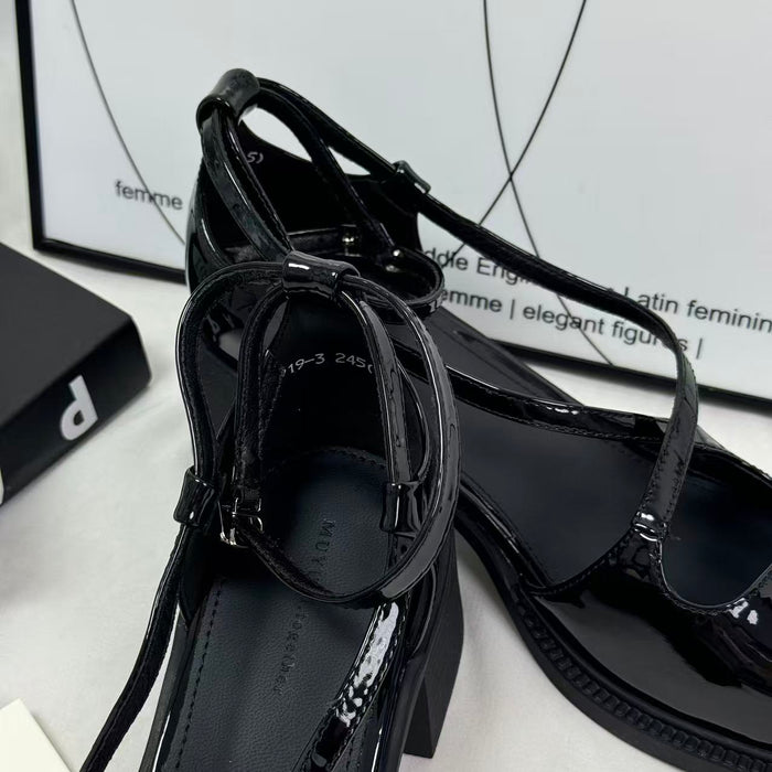 Crossed buckle leather high-heeled shoes