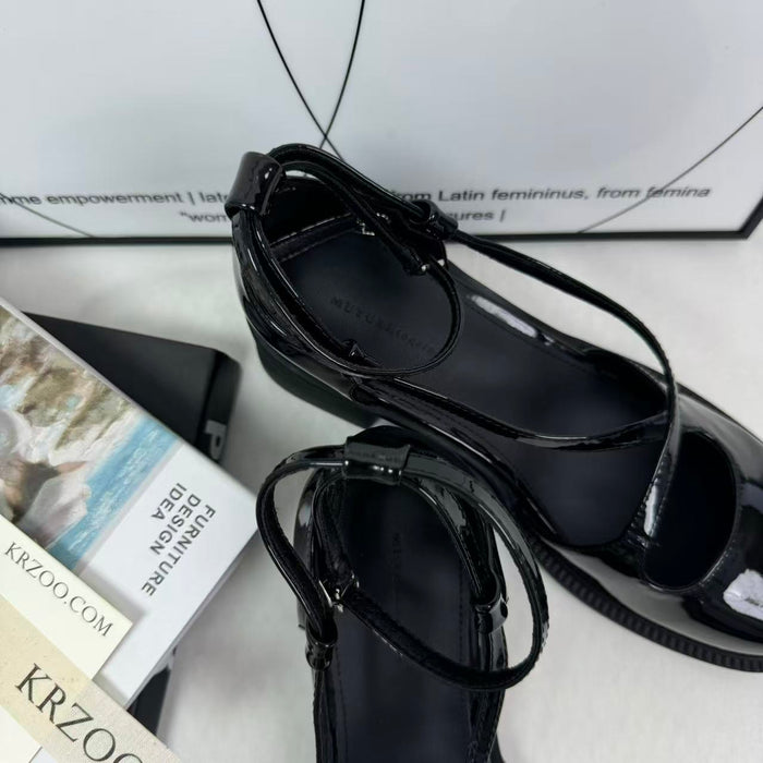 Crossed buckle leather high-heeled shoes