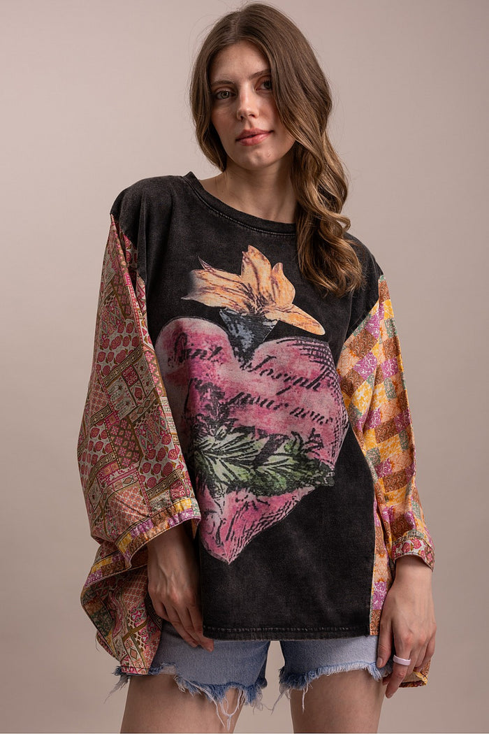 GRAPHIC OVERSIZED PONCHO TOP