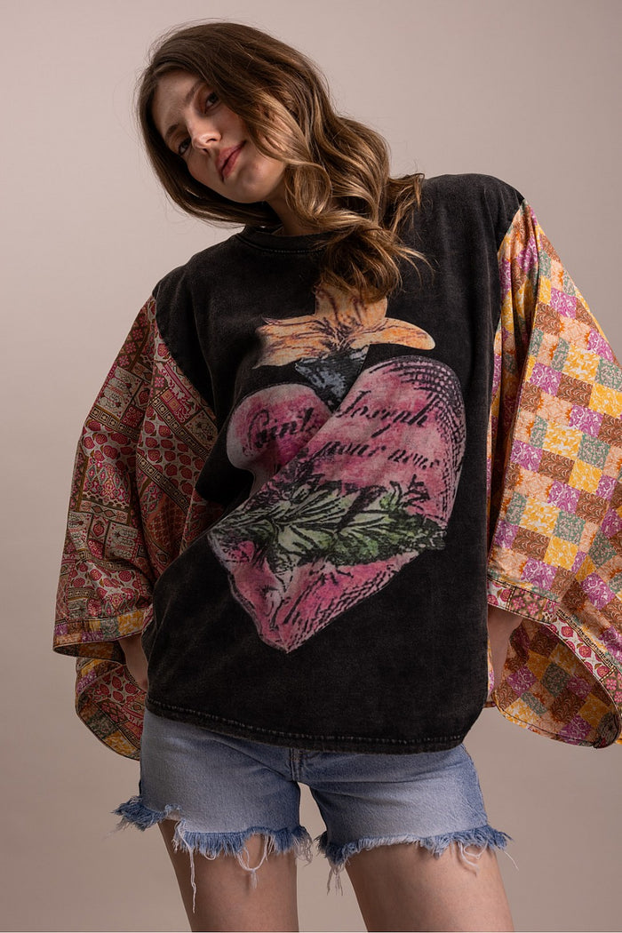 GRAPHIC OVERSIZED PONCHO TOP