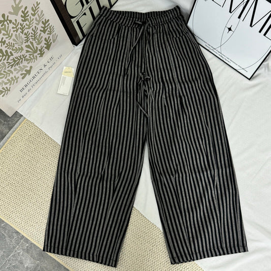 Lazy and draping straight-leg trousers