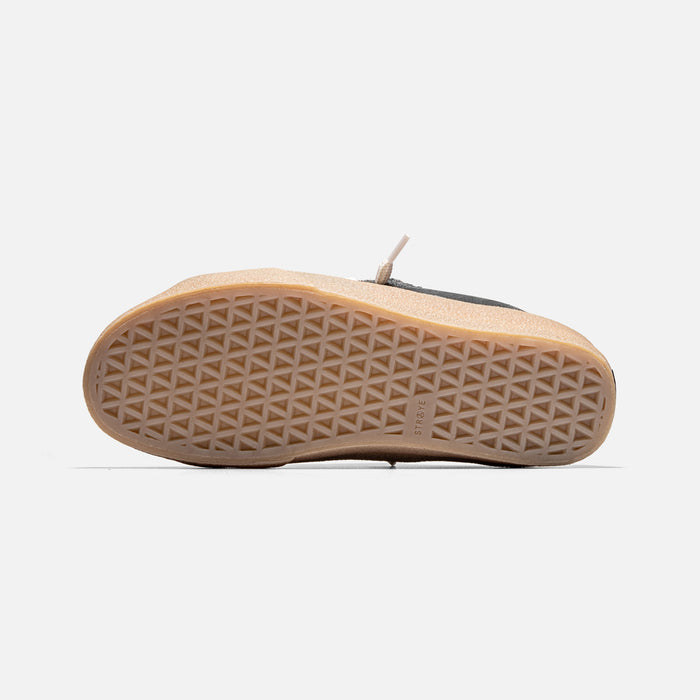 STRAYE Logan Puff Carbon Crepe – bottom view low-top skate sneaker