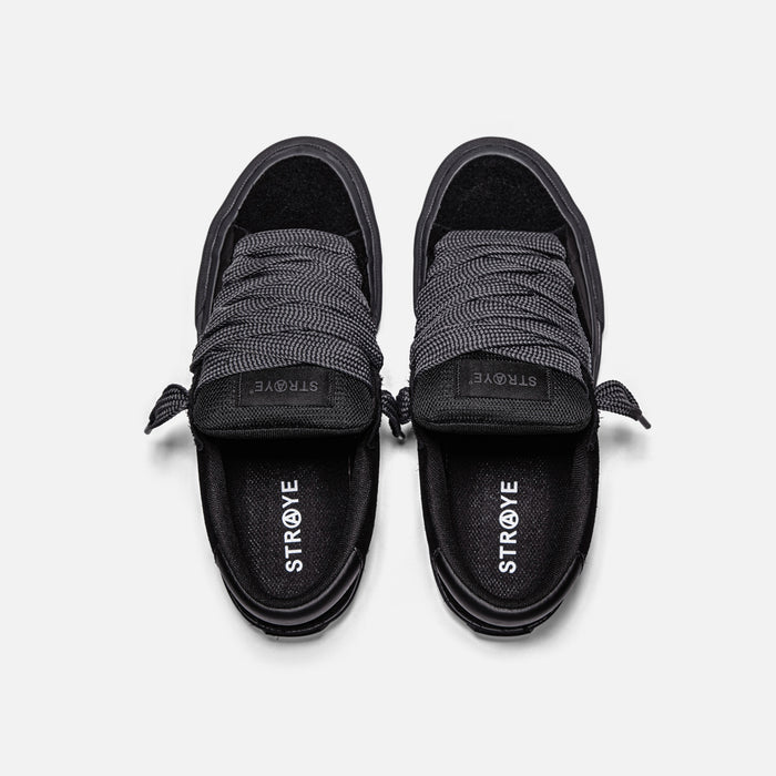 STRAYE Logan Puff Blackout – top view with cushioned insole