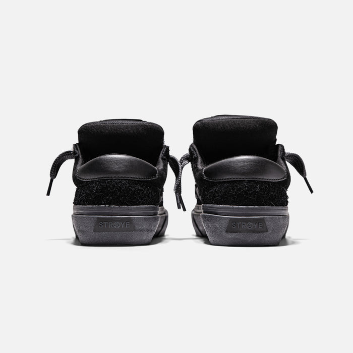 STRAYE Logan Puff Blackout – back heel view skate sneaker