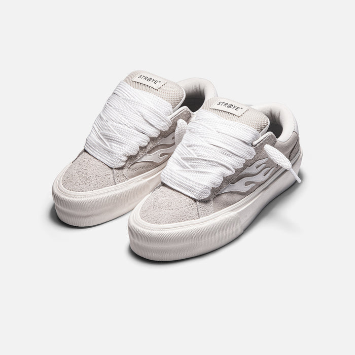 STRAYE Logan Stomper Cream – front angled view platform sneaker