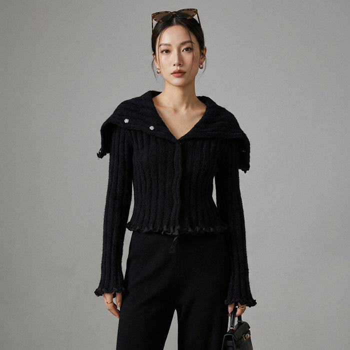 Cardigan tricoté noir femme, style K-fashion minimaliste. Idéal pour un look urbain chic. - Taille S