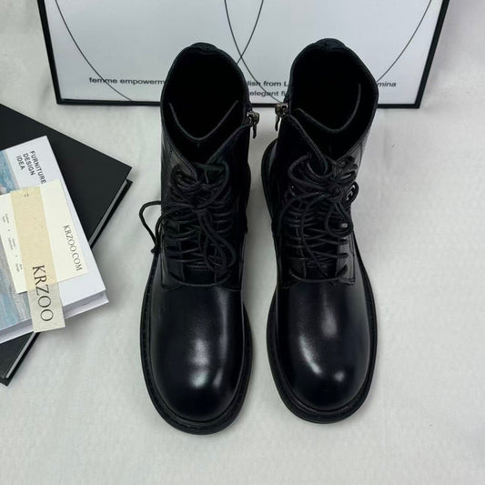 Martin ankle boot with thin high heels and laces