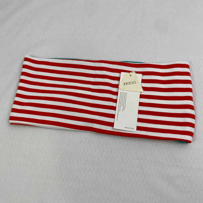 Multi-color plunging striped top