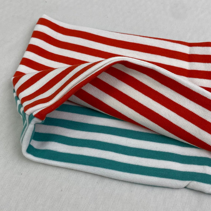 Multi-color plunging striped top