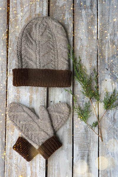 Nutmeg Hat and Mitten Set Pattern Universal Yarn
