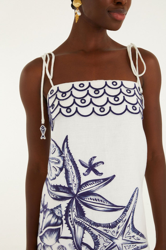 FARM Rio model wearing the Off-White Coast Stars Euroflax Premium Linen Mini Dress