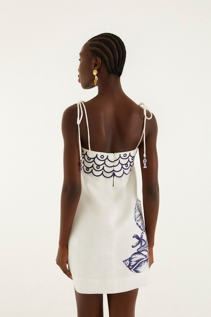FARM Rio model wearing the Off-White Coast Stars Euroflax Premium Linen Mini Dress