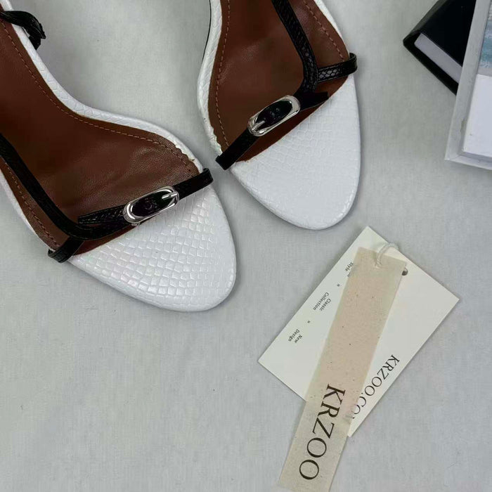 One-piece slip-on high-heeled shoes