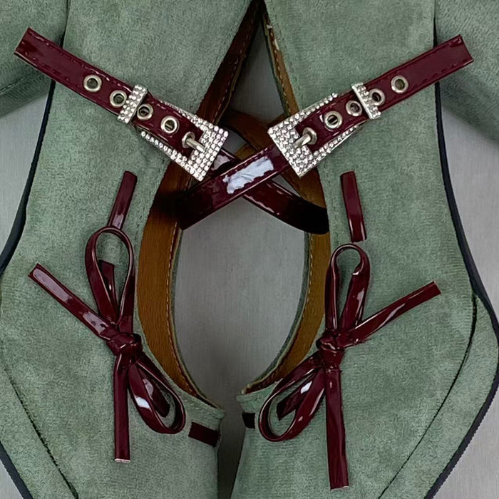 One-strap French-style high-heeled shoes