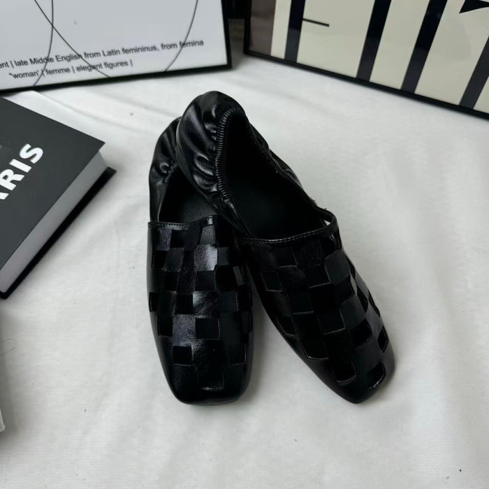 Open-weave pleated flat shoes
