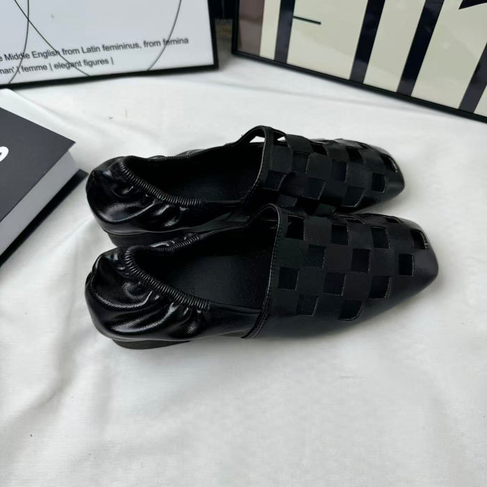 Open-weave pleated flat shoes