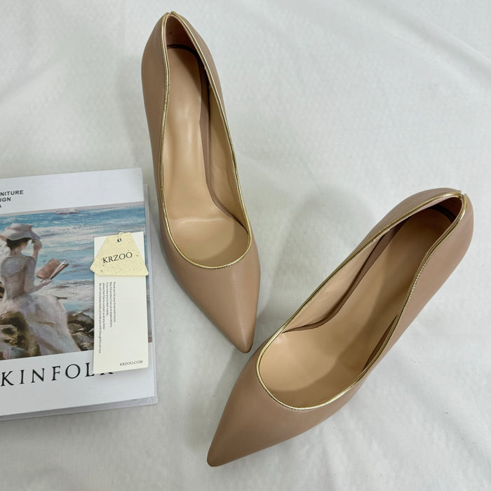 Pointed-toe low-heeled shoes