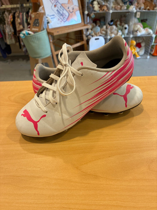 Puma Soccer Cleats | Size Big Kids 3