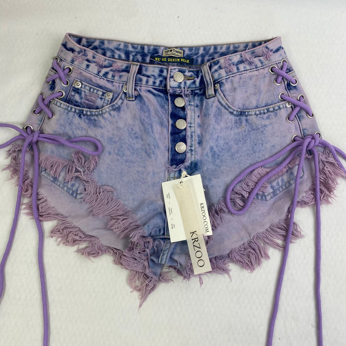 Purple strapped buttoned fringed shorts
