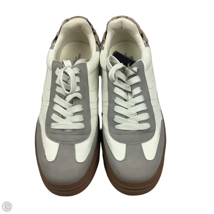 Shoes Sneakers By Clothes Mentor In Cream & Grey, Size: 10
