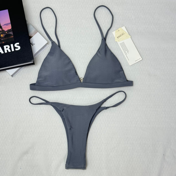 Simple three-piece bikini