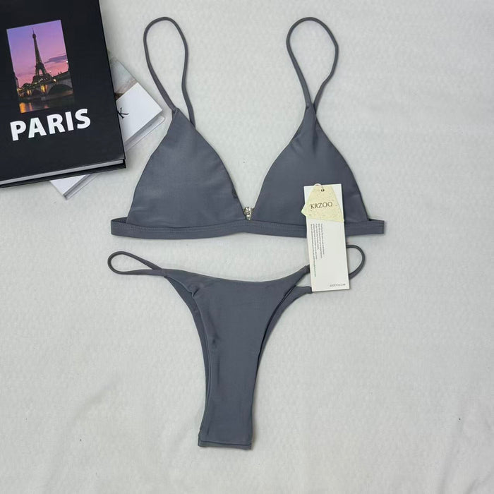Simple three-piece bikini