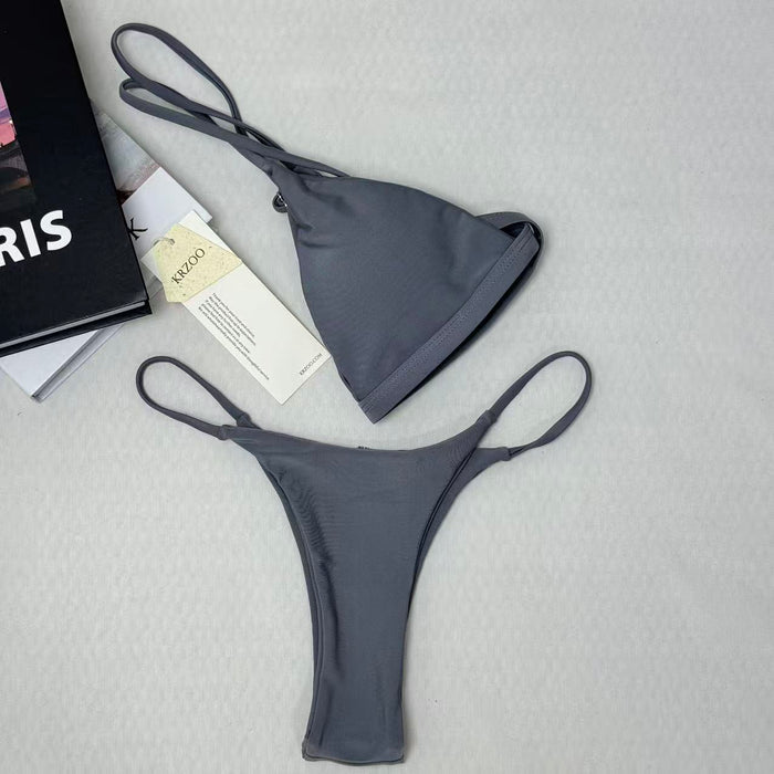 Simple three-piece bikini