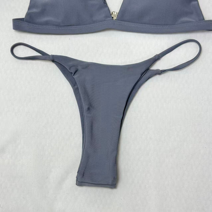 Simple three-piece bikini