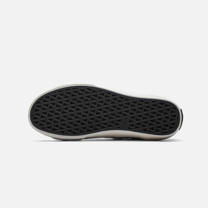 STRAYE SKTP.01 Taupe – outsole bottom view showing grip pattern