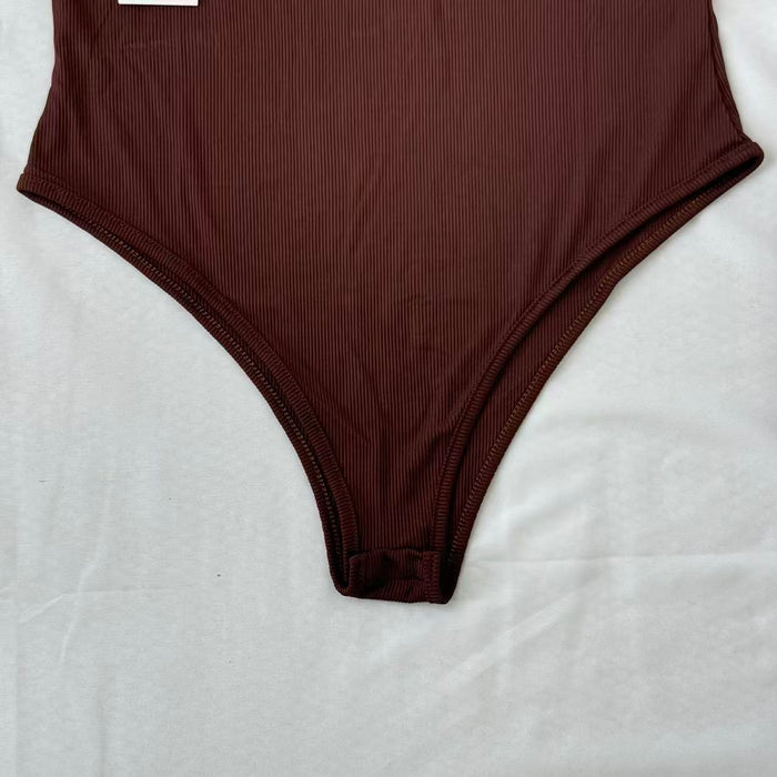 Sleeveless placket one-piece suit