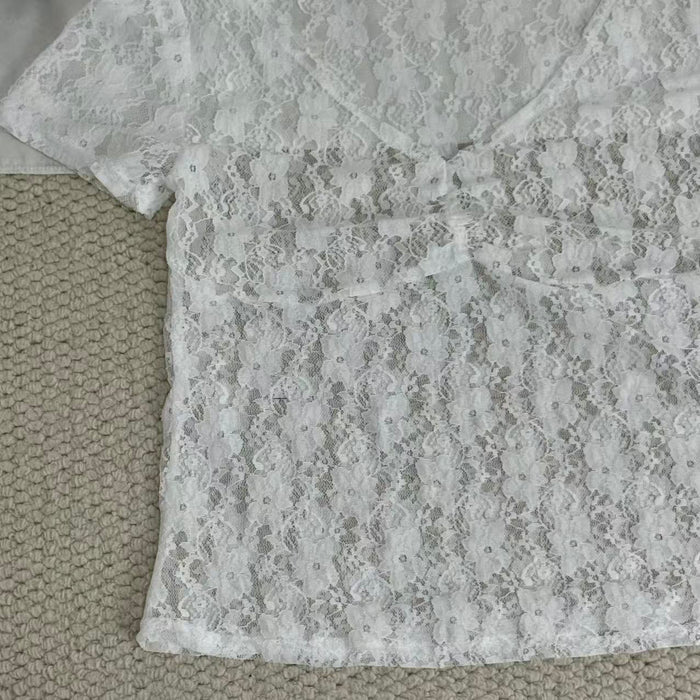 Slim-Fit V-Neck Lace Short-Sleeved Top