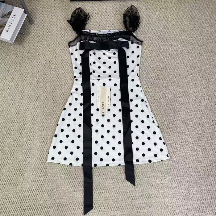 Square-necked bow netted fitted dress