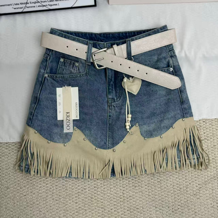 Tassel-embroidered short skirt