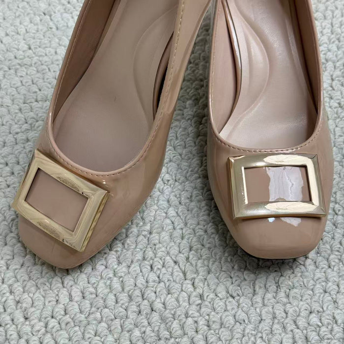 Thick-soled and shallow-toe high heels