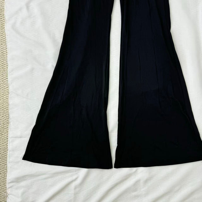 Two-piece suits with wide collars