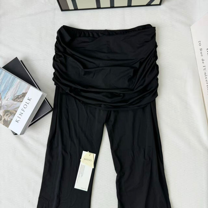 Two-piece suits with wide collars