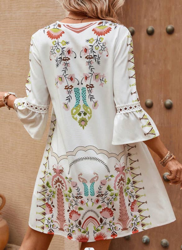 V-Neck Lace Panel Casual Vintage Print Dress: Apricot