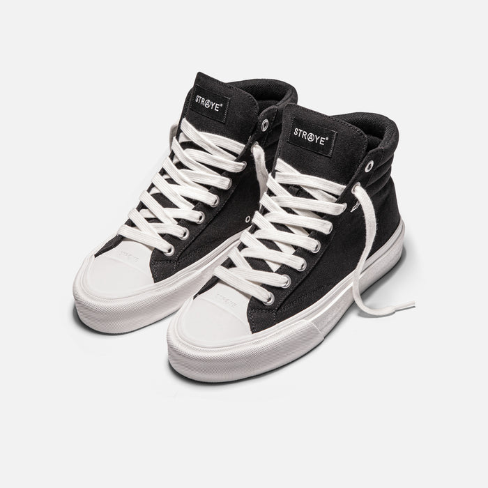 STRAYE Venice Black OG – front angled view skate sneaker